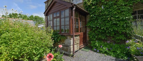 Cottage | Exterior detail