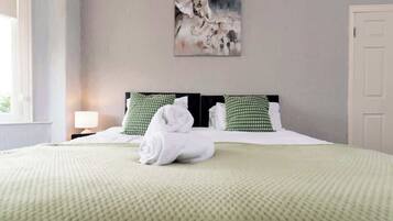 2 bedrooms, iron/ironing board, free WiFi, bed sheets