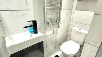 Shower, towels