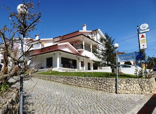 Quaint cottage in peaceful village with a restaurant in wine-making country ! 