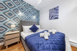 Apartment - One Bedroom Apartment at Staines Tw18 London (Staines)