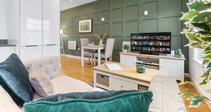 Stunning 1 Bed Apartment Near Heathrow London