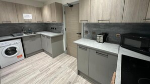 Unclassified image, 2 of 9, button - New Cross Suites -se14 (London)