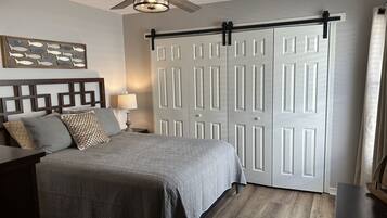 2 quartos, ferros/tábuas de passar roupa, Wi-Fi de cortesia