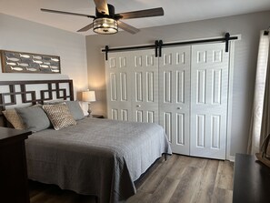 2 Schlafzimmer, Bügeleisen/Bügelbrett, kostenloses WLAN, Bettwäsche