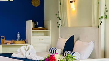 Minibar, individually furnished, free WiFi, bed sheets