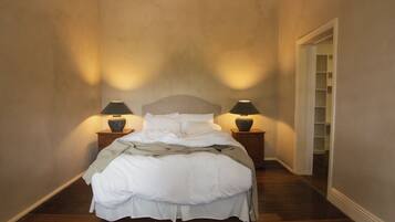 4 bedrooms, free WiFi, bed sheets