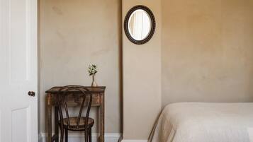 4 bedrooms, free WiFi, bed sheets