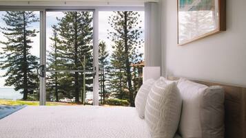 2 多间卧室、免费 WiFi、床单