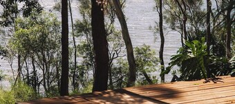 The Lakehouse - absolute waterfront retreat