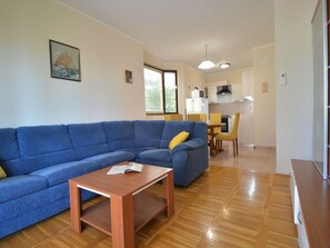 TV - Beautiful villa for 7 people with WIFI, A/C, TV and terrace (Vodice)