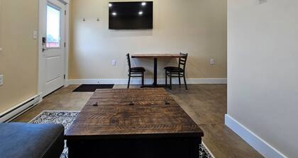 Breckenridge Suites #1 - Charming 1-Bedroom Suite near Grove City Memorial Park