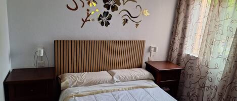 2 soverom, internettilgang og sengetøy