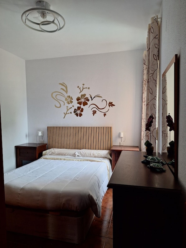 2 bedrooms, WiFi, bed sheets