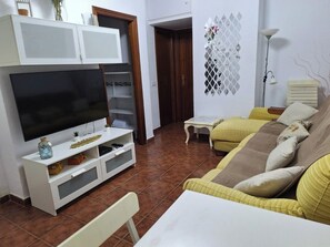 TV - El Deseo, with community pool. (Chiclana de la Fra.)