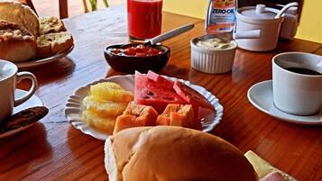 Free daily buffet breakfast