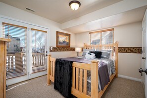 2 Schlafzimmer, BĂŒgeleisen/BĂŒgelbrett, kostenloses WLAN, BettwĂ€sche