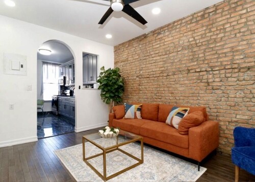 Newly renovated apartment 