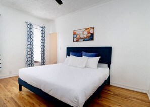 2 habitaciones, tabla de planchar con plancha, wifi y ropa de cama 