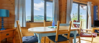 Wonderful private villa for 6 guests with WIFI, TV, balcony, pets allowed and parking