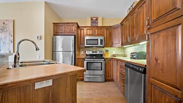Townhome | Private kitchen