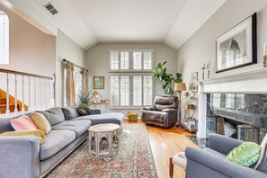 TV, fireplace, DVD player, books