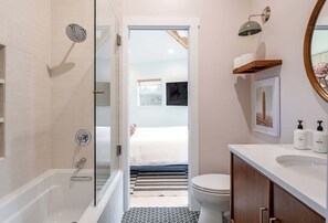 Shower, hair dryer, towels, shampoo - Turtle Escape: Heated Pool, Golf Cart, Pickleball& Close to Beach (North Captiva)