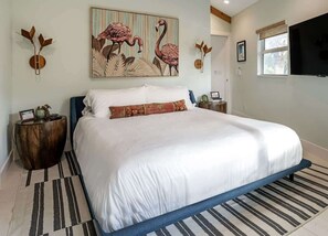 3 bedrooms, iron/ironing board, travel cot, WiFi - Turtle Escape: Heated Pool, Golf Cart, Pickleball& Close to Beach (North Captiva)