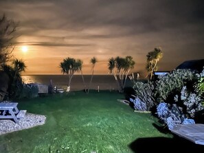Property grounds - 4 bedroom accommodation in California, near Great Yarmouth (California, near Great Yarmouth)
