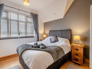 4 bedrooms, free WiFi, bed sheets - 4 bedroom accommodation in California, near Great Yarmouth (California, near Great Yarmouth)