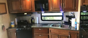 ECLIPSE WATCHING! RV On Greers Ferry Lake