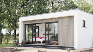 Luxury Cabin, 1 King Bed, Hot Tub, Lake View | Room amenity