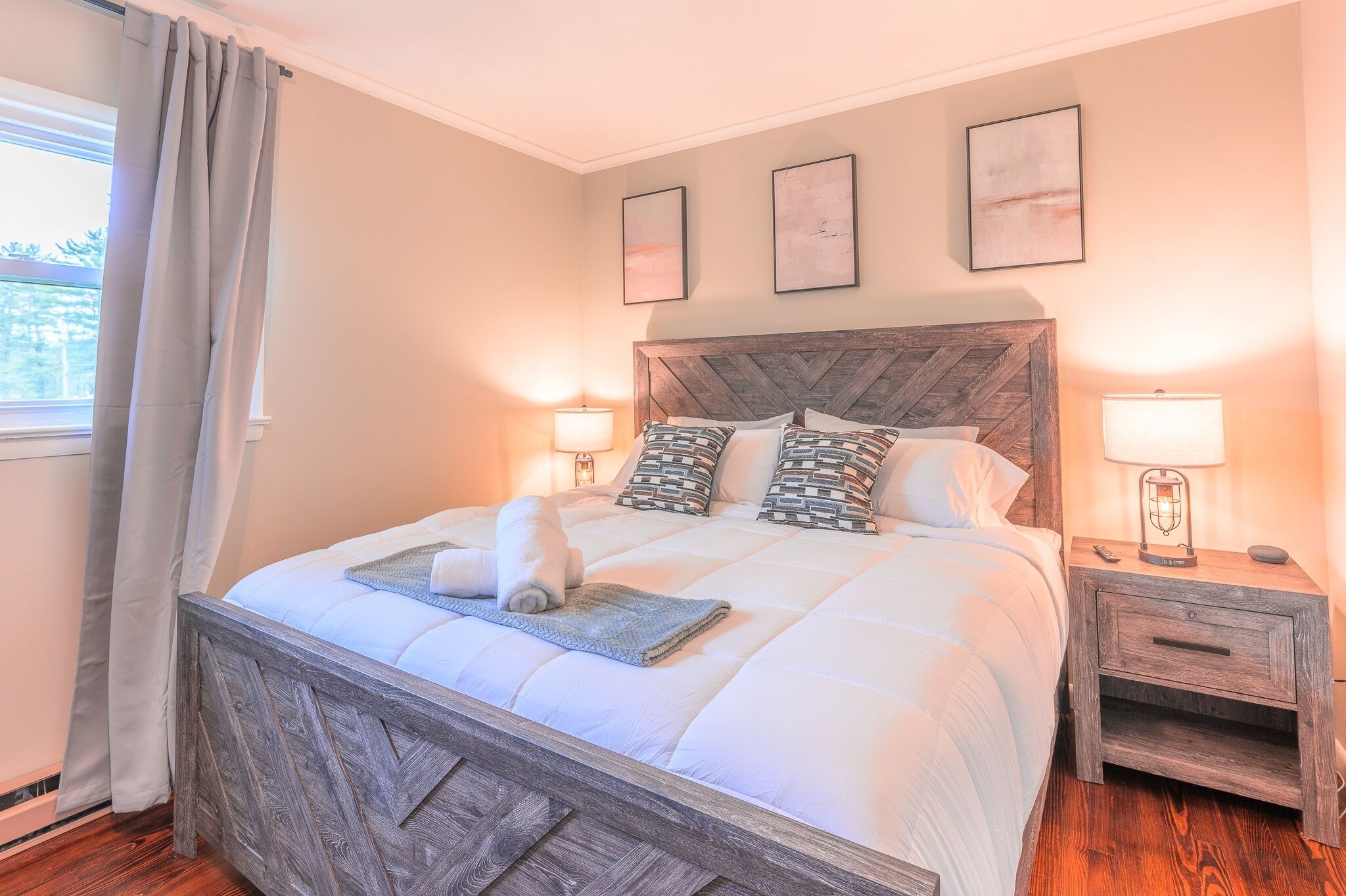 2 多间卧室、免费 WiFi、床单