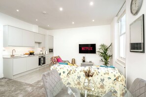 1 chambre, fer et planche à repasser, lit parapluie, Wi-Fi gratuit