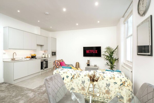 1 Schlafzimmer, Bügeleisen/Bügelbrett, Reisekinderbett, kostenloses WLAN