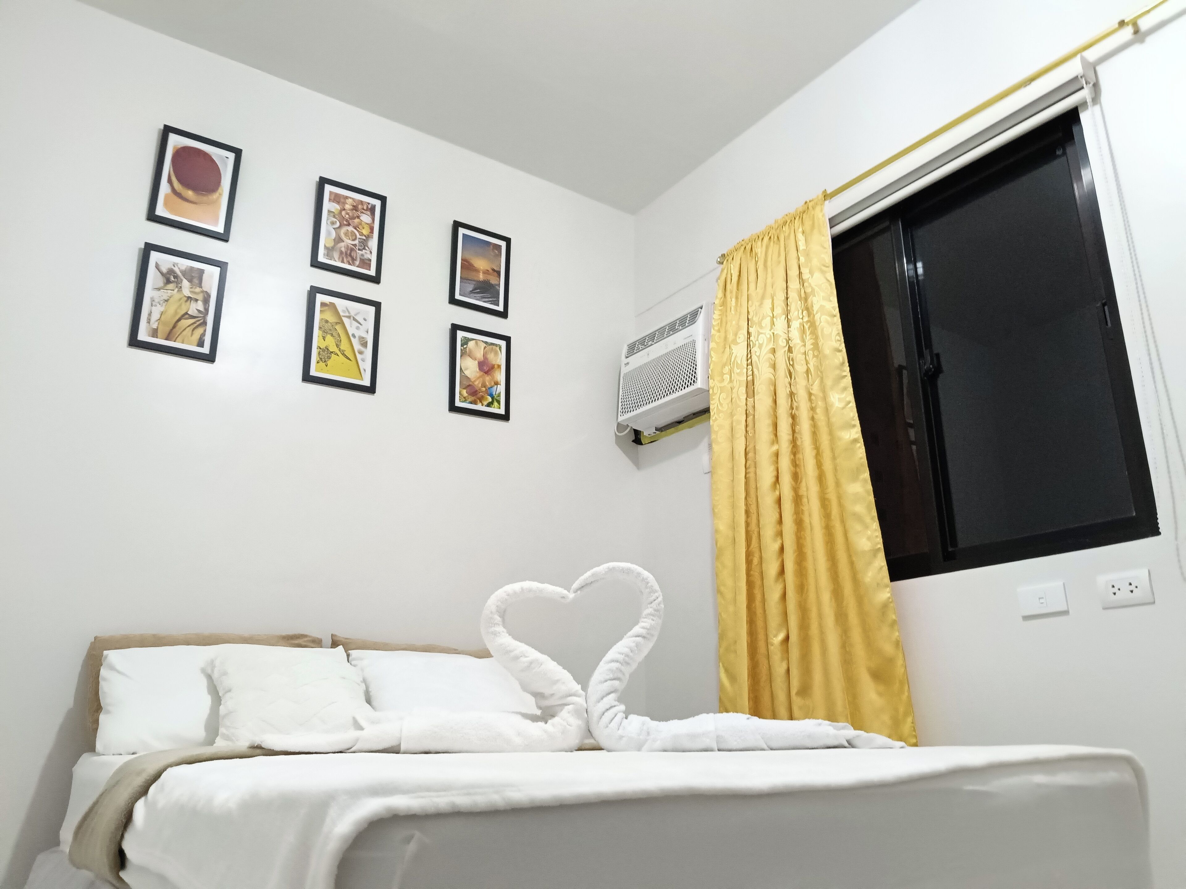 1 室のベッドルーム、デスク、アイロン / アイロン台、WiFi (無料)