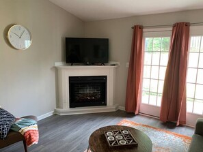 Living area - Comfy, Stylish Townhome Near I-20! (Augusta)