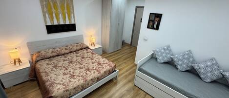 1 chambre, bureau, fer et planche à repasser, Wi-Fi gratuit