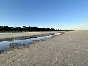 In Strandnähe, Liegestühle, Strandtücher