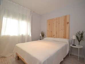 2 chambres, fer et planche à repasser, lit parapluie, Wi-Fi gratuit
