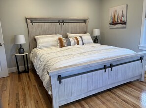 4 bedrooms, desk, iron/ironing board, travel crib - Unwind Oceanside
Private single family home (Hampton)