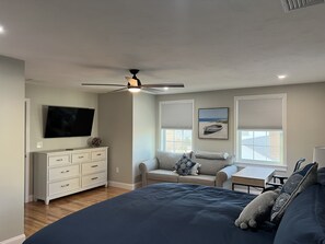 4 bedrooms, desk, iron/ironing board, travel crib - Unwind Oceanside
Private single family home (Hampton)
