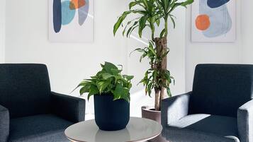 ฝ่ายต้อนรับ