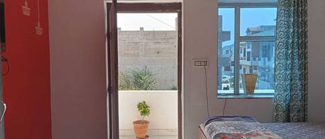 1 bedroom, WiFi, bed sheets