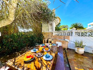 Outdoor dining - VILAMOURA BRIGHTNESS VILLA WITH POOL by HOMING (Vilamoura)