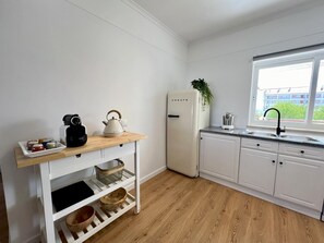 Réfrigérateur, micro-ondes, four, lave-vaisselle