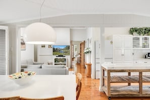 Interior - Historic Charm & Elegance, Near Grammar! (East Toowoomba)