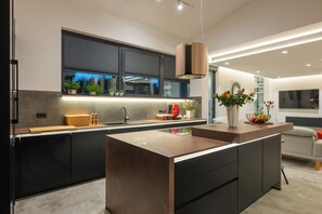 Fridge, microwave, oven, stovetop - Villa Martincic Residence by Istrabook (Rakalj)
