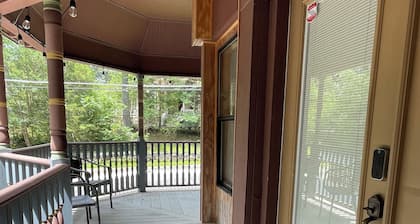 Exotic Safari Suite just minutes from Downtown Hot Springs, AR!