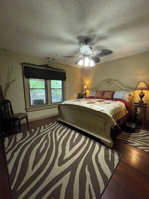 1 bedroom, WiFi, bed sheets - Exotic Safari Suite just minutes from Downtown Hot Springs, AR! (Hot Springs)
